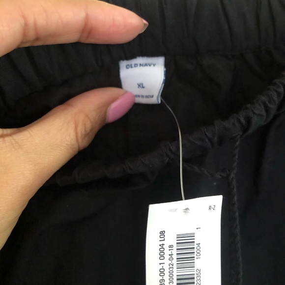 Old Navy Embroidered Off Shoulder Blouse - Picture 4 of 5